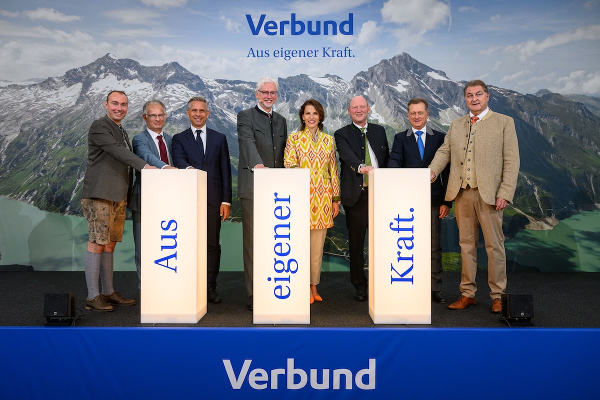 Turbinenstart LIII: v.l.n.r Bürgermeister Kaprun Domenik David, Bundesminister Markus Marterbauer und Wolfgang Hattmannsdorfer, CEO VERBUND Michael Strugl, Landeshauptfrau Karoline Edtstadler, COO VERBUND Achim Kaspar, Geschäftsführer VERBUND Hydro Power Michael Amerer und Karl Heinz Gruber  / (C)VERBUND/Wiedl