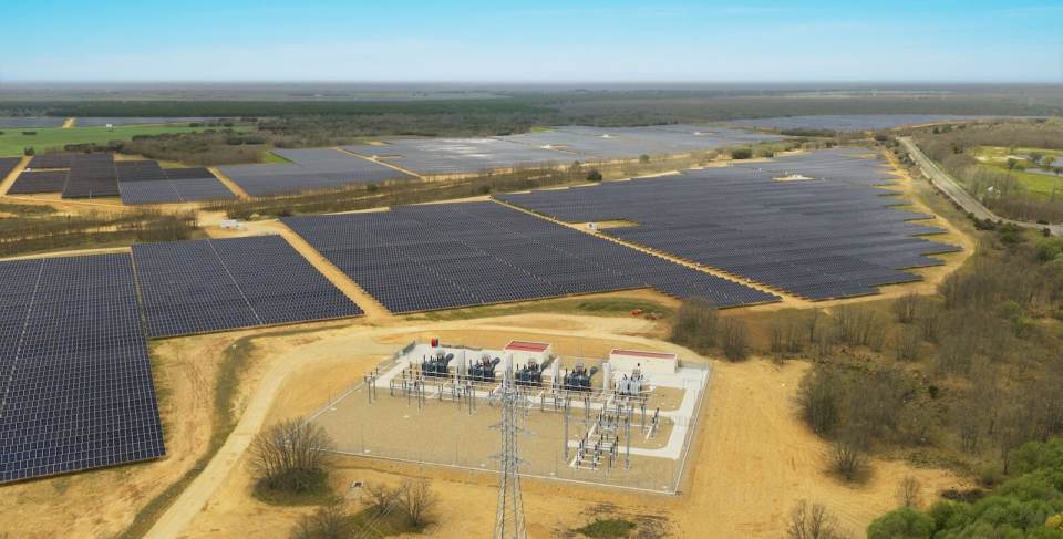 Axpo eröffnet Solarpark Vilecha in Spanien